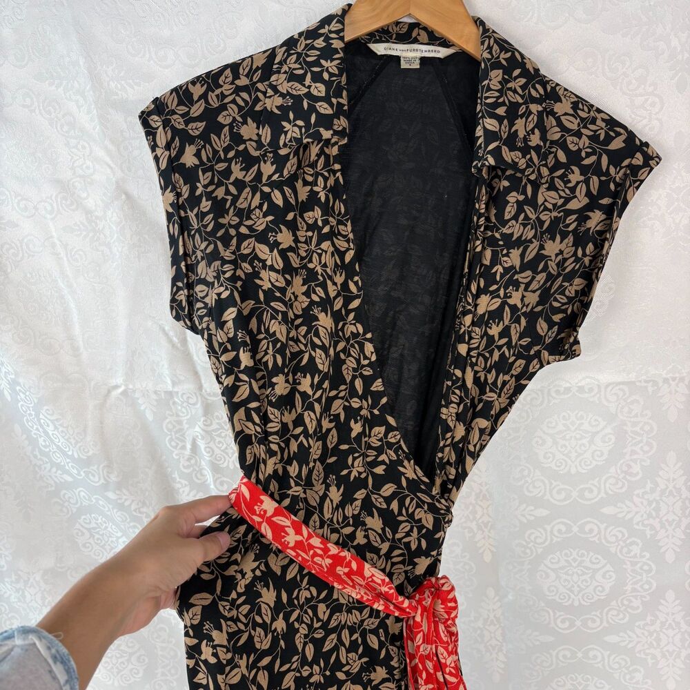 Diane von Furstenberg Floral Wrap Dress 100% Silk Midi Length Autumn Size 6 (S) - Picture 2 of 6